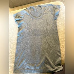 Lululemon grey shirt size 8